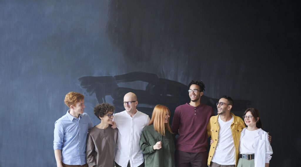 groupe d'enseignants souriants